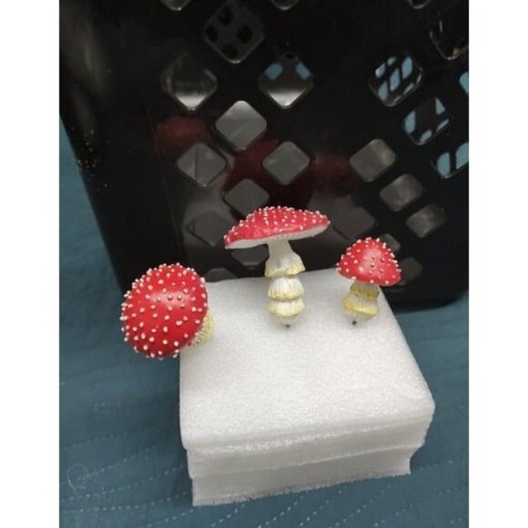 Fairy Garden Miniatures, Mushroom Decor, Glow in The Dark Fairy Garden Decor - Picture 1 of 3